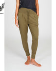 yogahose cosy pant kismet olive locker geschnitten hochwertige qualität