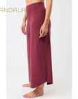 yogahose tulip weiter Schnitt rot von mandala aus tencel