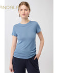 t-shirt aus merinowolle von mandala hellblau