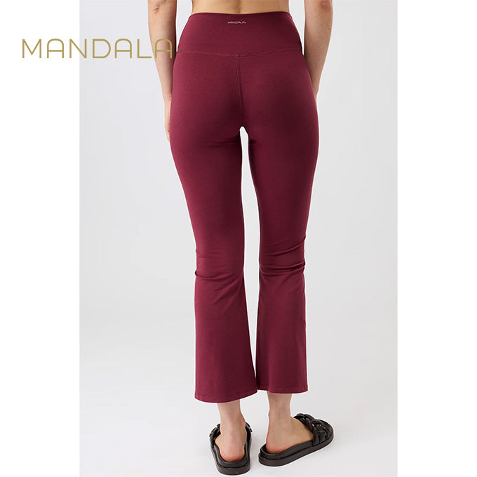 3/4 Yogahose von mandala enganliegend mit leichtem Schlag rot aus tencel