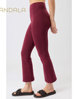 3/4 Yogahose von mandala enganliegend mit leichtem Schlag rot aus tencel