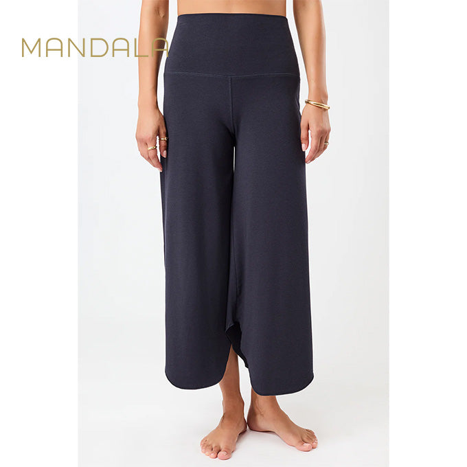 yogahose tulip weiter Schnitt dunkelblau von mandala aus tencel