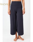 yogahose tulip weiter Schnitt dunkelblau von mandala aus tencel