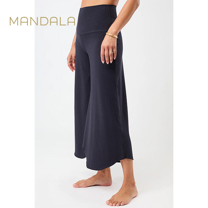 yogahose tulip weiter Schnitt dunkelblau von mandala aus tencel