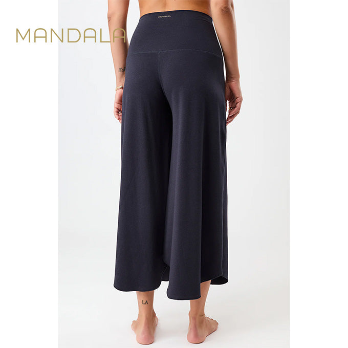 yogahose tulip weiter Schnitt dunkelblau von mandala aus tencel