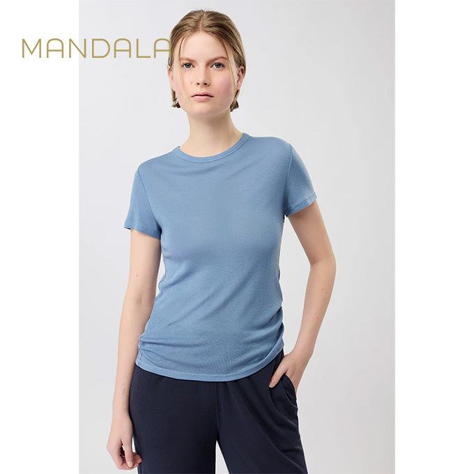 t-shirt aus merinowolle von mandala hellblau
